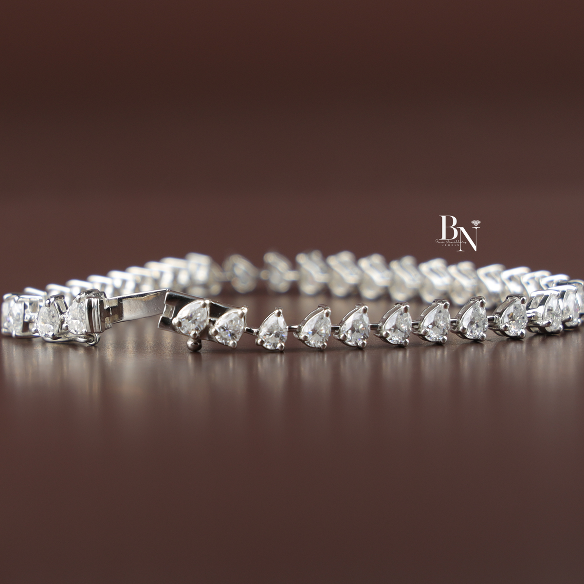 Pear Cut Lab Grown Diamond Tennis Bracelet, 5.50 CTW Teardrop Diamond Chain, Elegant Bridal Fine Jewelry