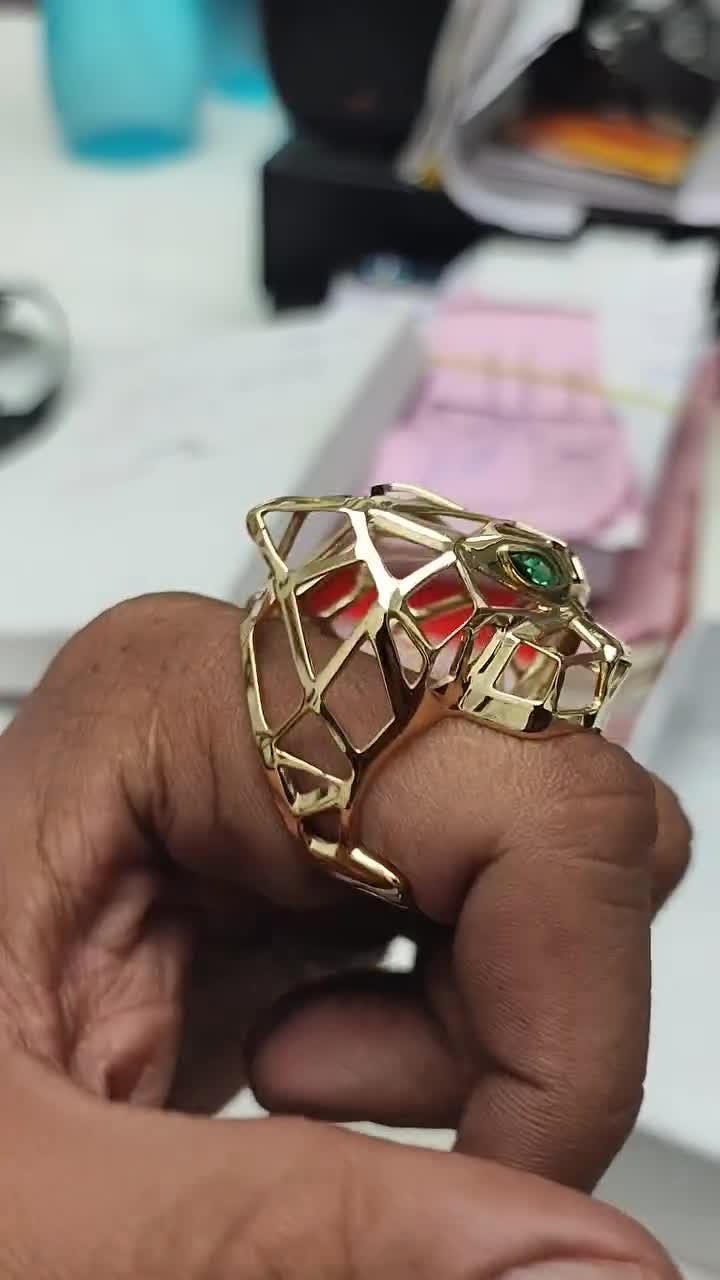 Tiger Signet Ring | Minimalist Stylish 10K Yellow Gold