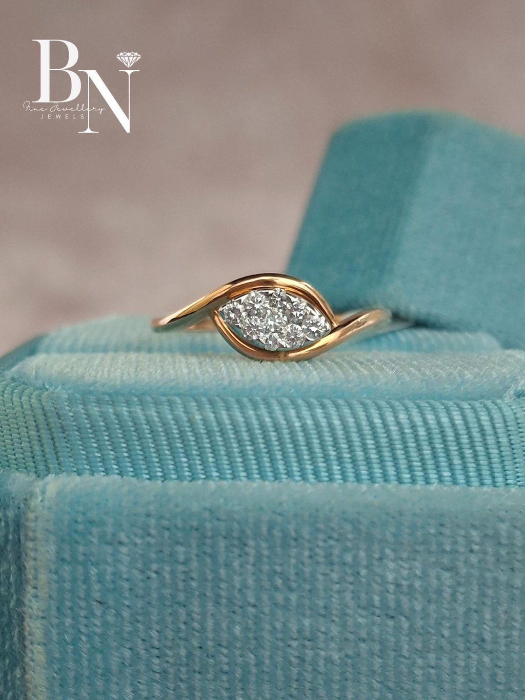 18K Gold Lab-Grown Diamond Signet Ring – Thin Gold Band Promise Ring – Simple Minimalist Diamond Ring for Women