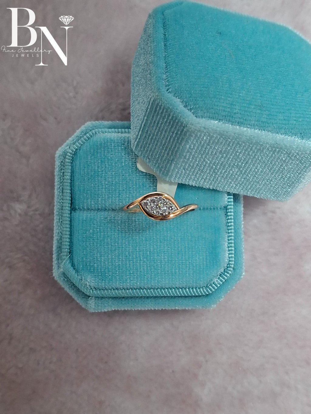 18K Gold Lab-Grown Diamond Signet Ring – Thin Gold Band Promise Ring – Simple Minimalist Diamond Ring for Women