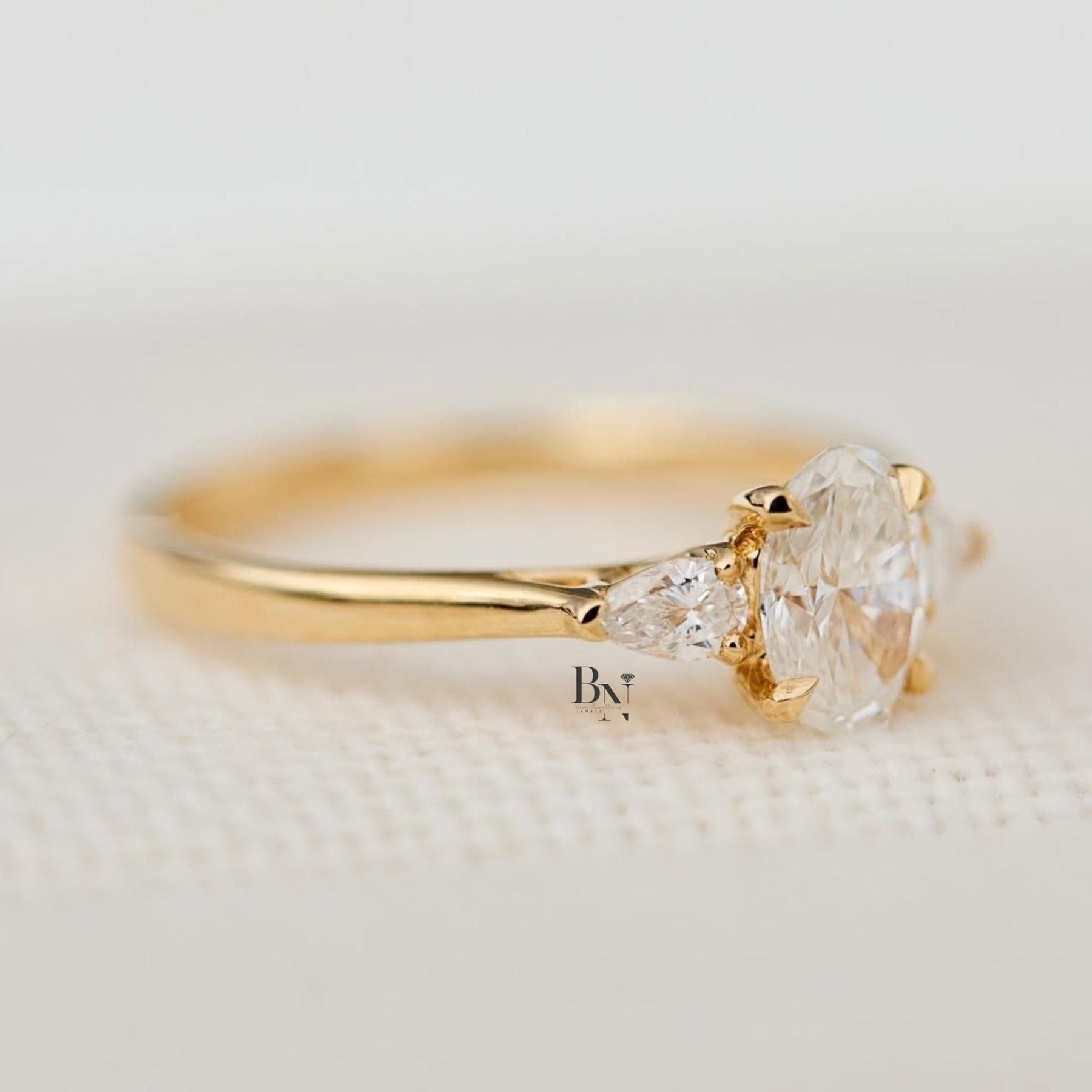 1ct Oval Lab Grown Diamond Engagement Ring | Vintage Marquise Dot Accent 14K Gold